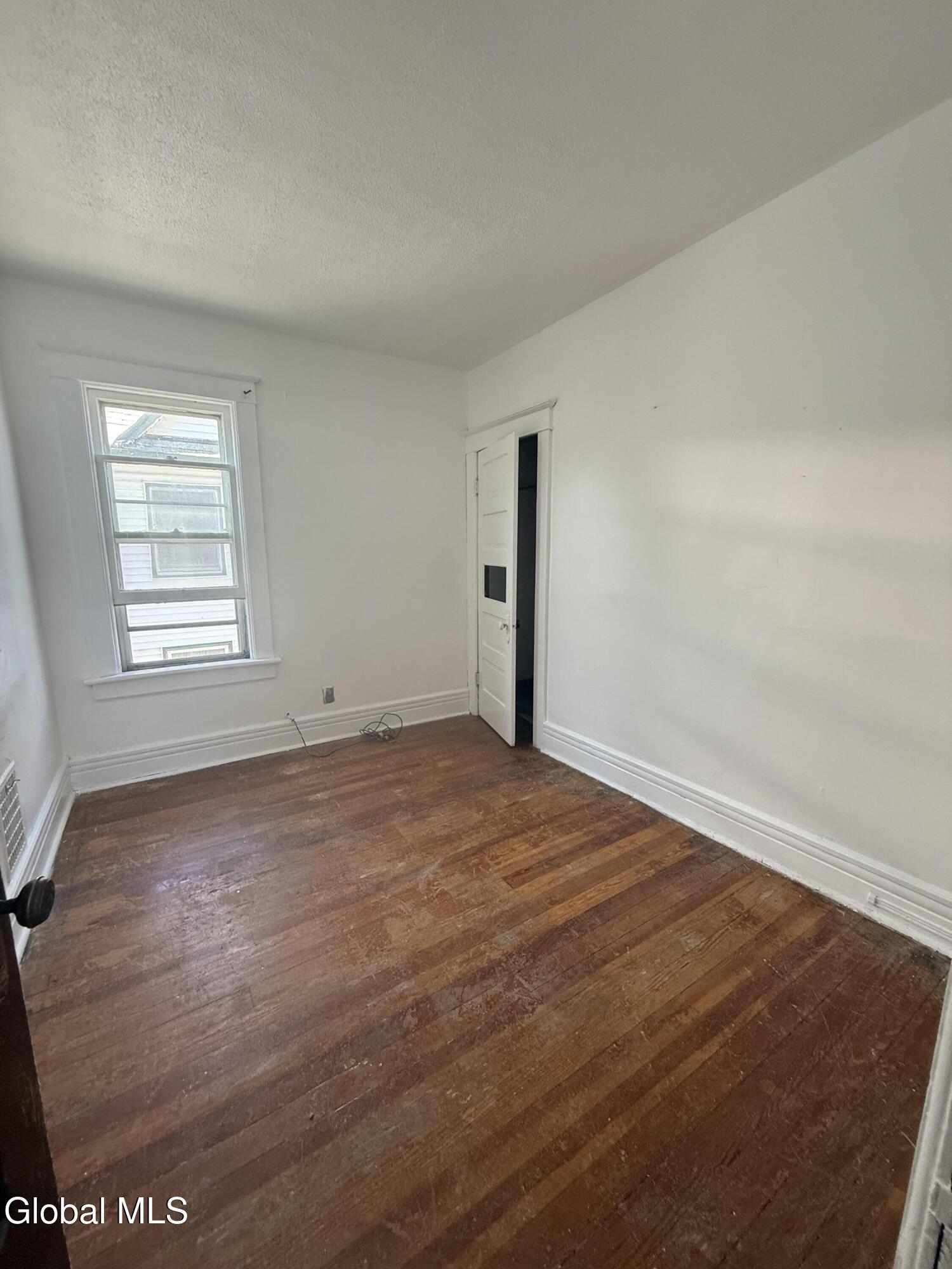 30 Mcclellan Avenue Amsterdam NY 12010