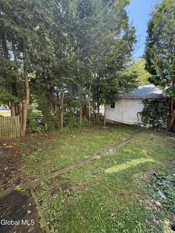 30 Mcclellan Avenue Amsterdam NY 12010