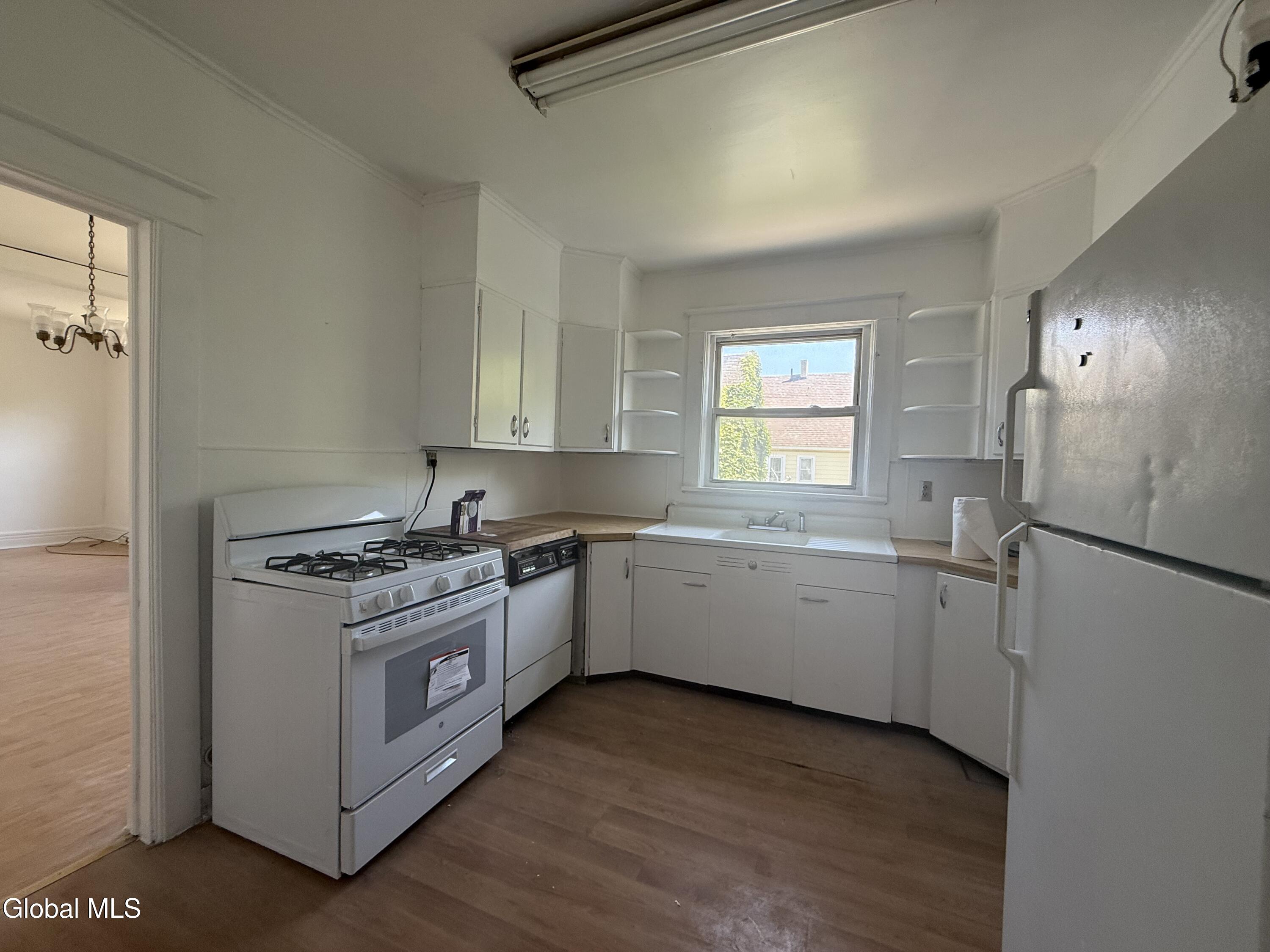 30 Mcclellan Avenue Amsterdam NY 12010