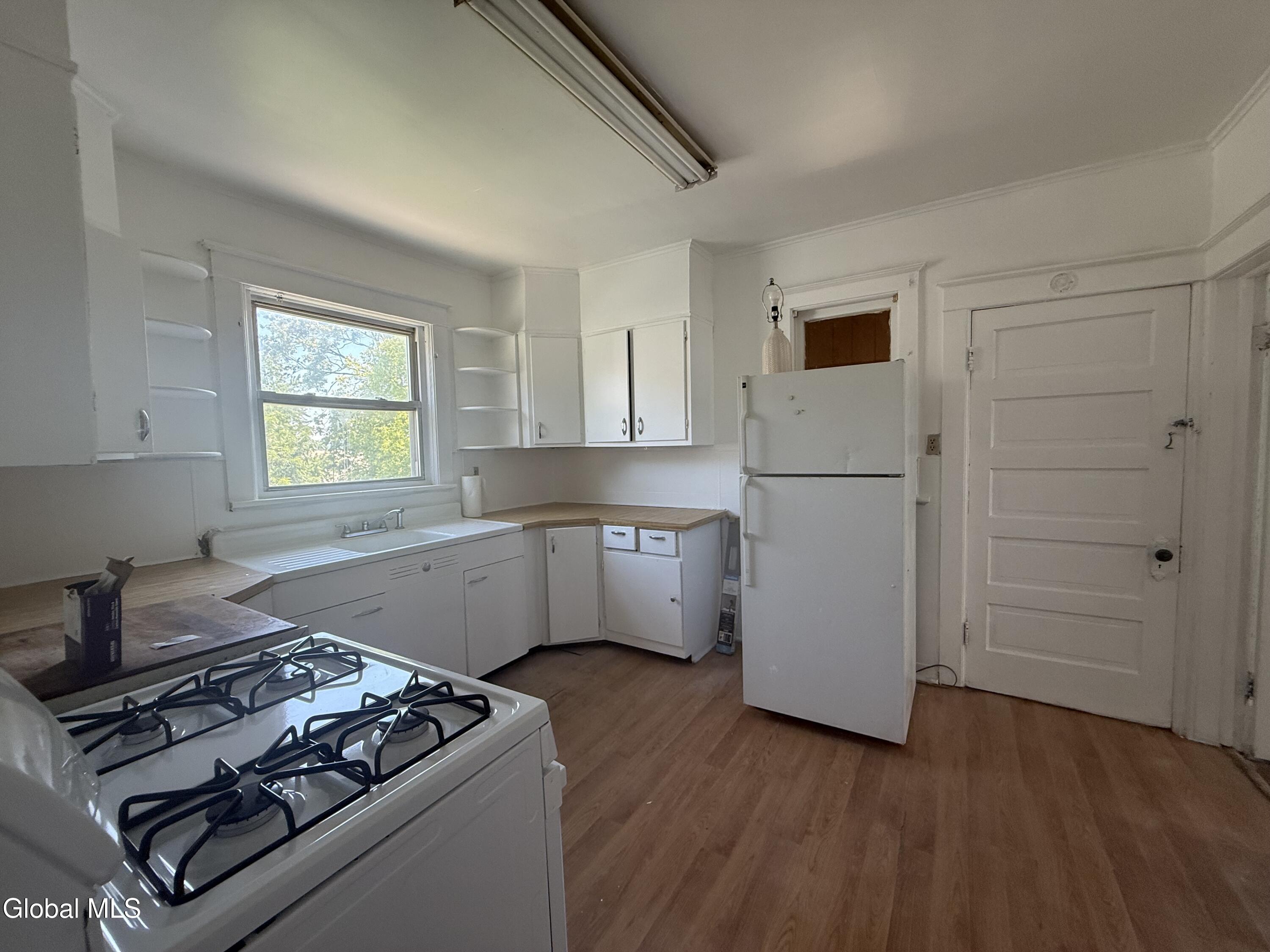 30 Mcclellan Avenue Amsterdam NY 12010