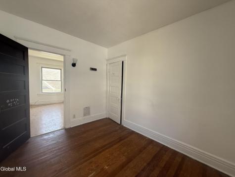 30 Mcclellan Avenue Amsterdam NY 12010