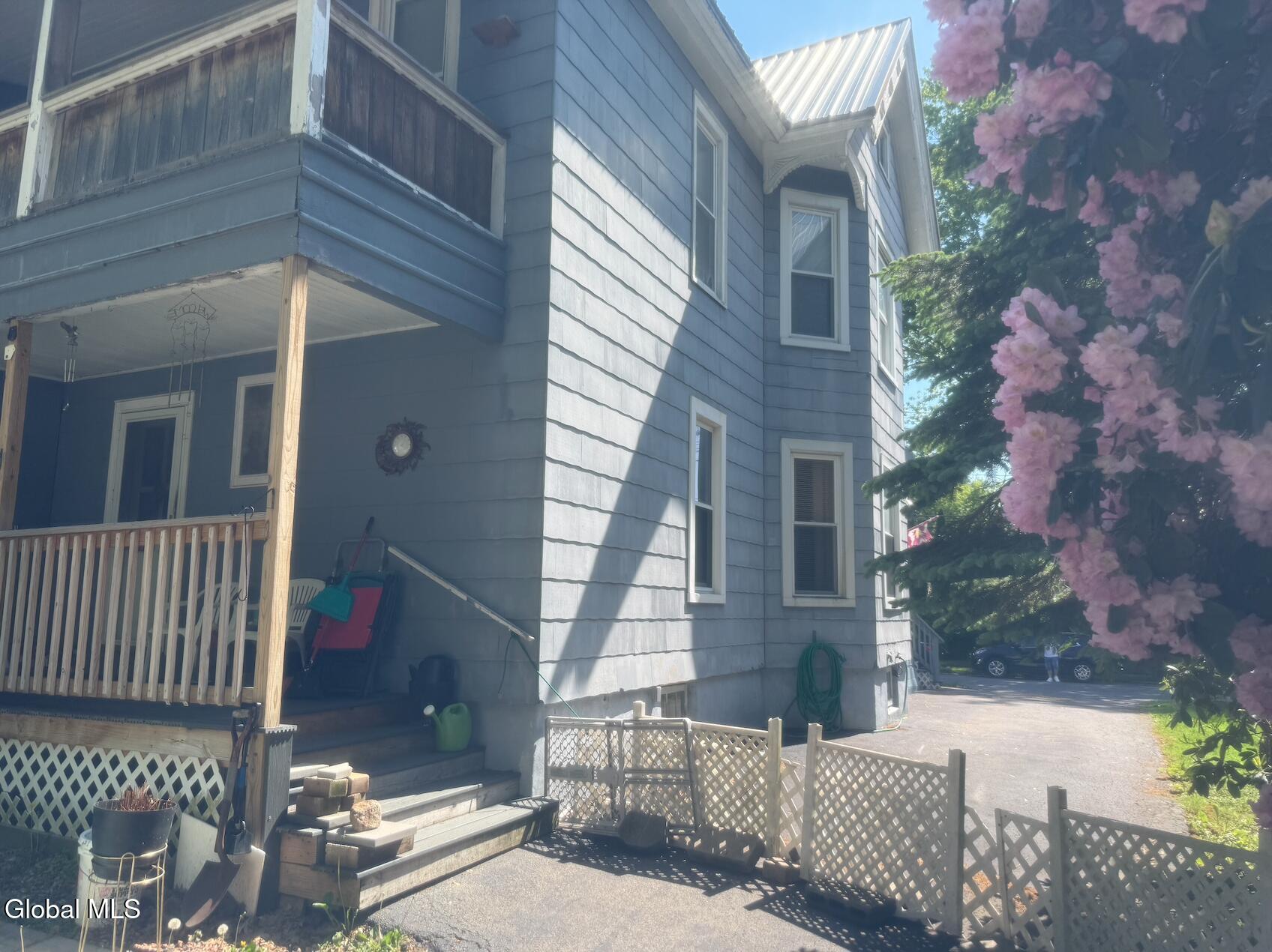406-408 Locust Avenue Amsterdam NY 12010