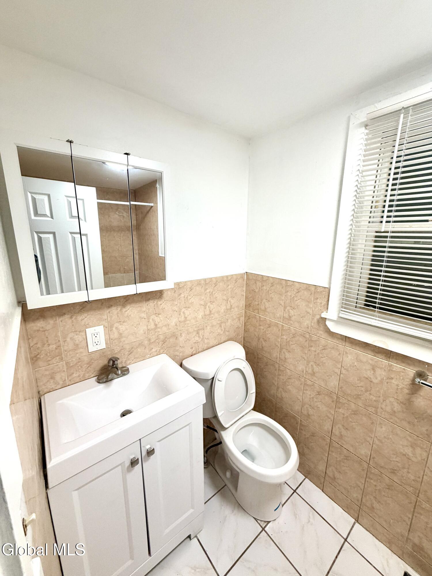 884 Yorkston Street Schenectady NY 12303