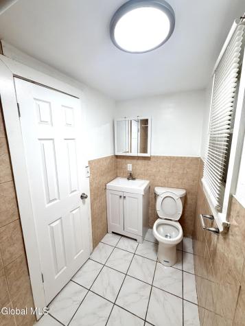 884 Yorkston Street Schenectady NY 12303
