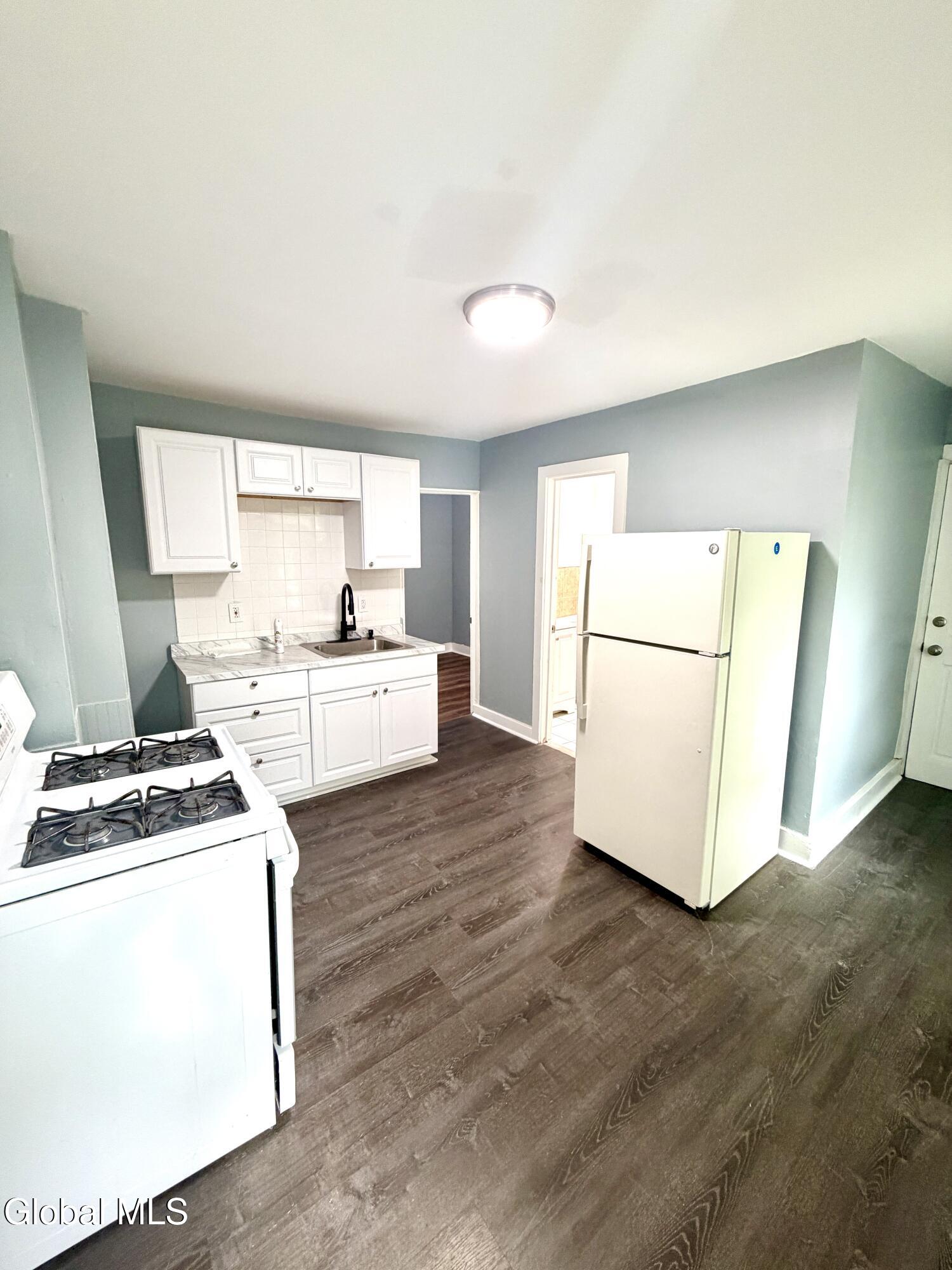 884 Yorkston Street Schenectady NY 12303