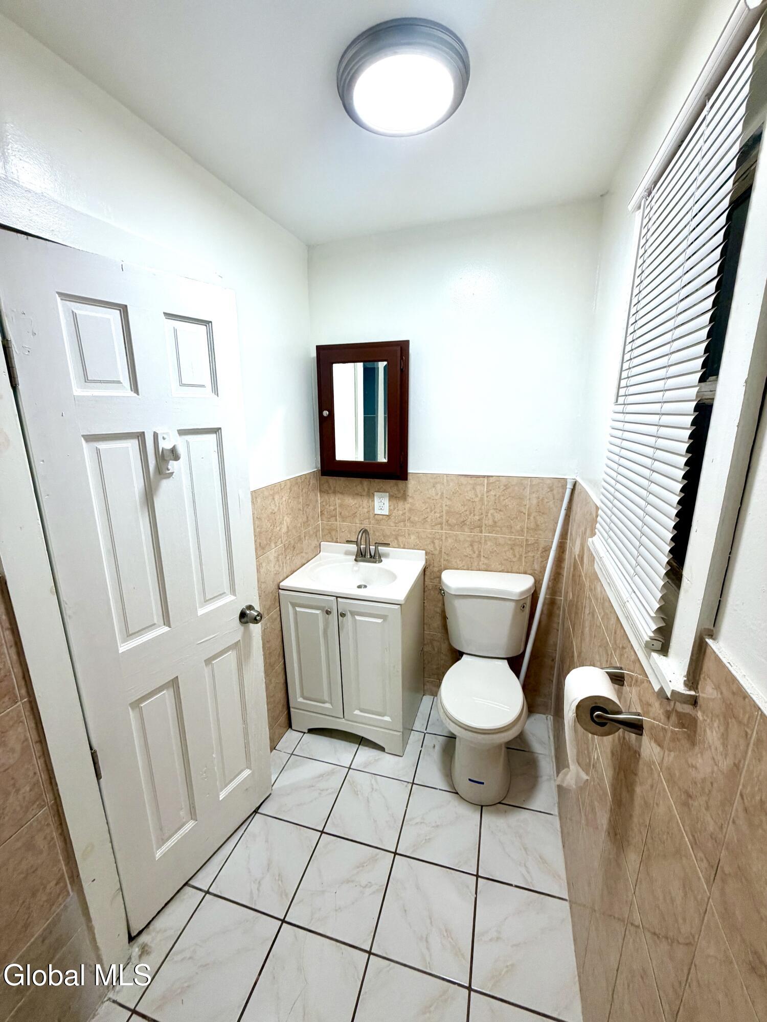 884 Yorkston Street Schenectady NY 12303