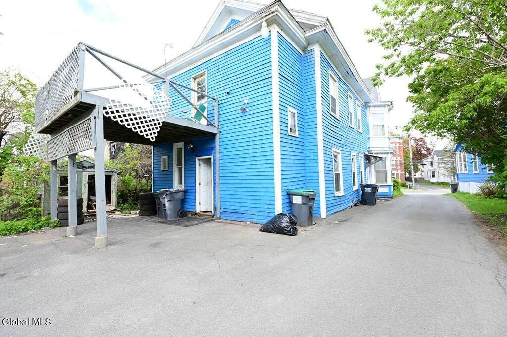 70 Saratoga Avenue Waterford NY 12188