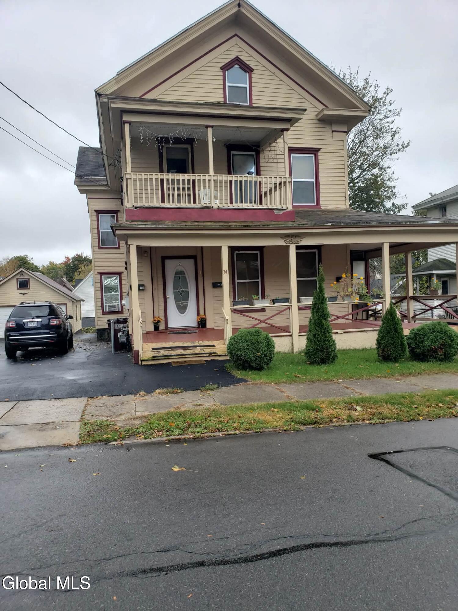 34 3rd Avenue Gloversville NY 12078