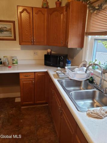 34 3rd Avenue Gloversville NY 12078