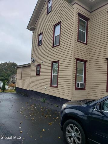 34 3rd Avenue Gloversville NY 12078