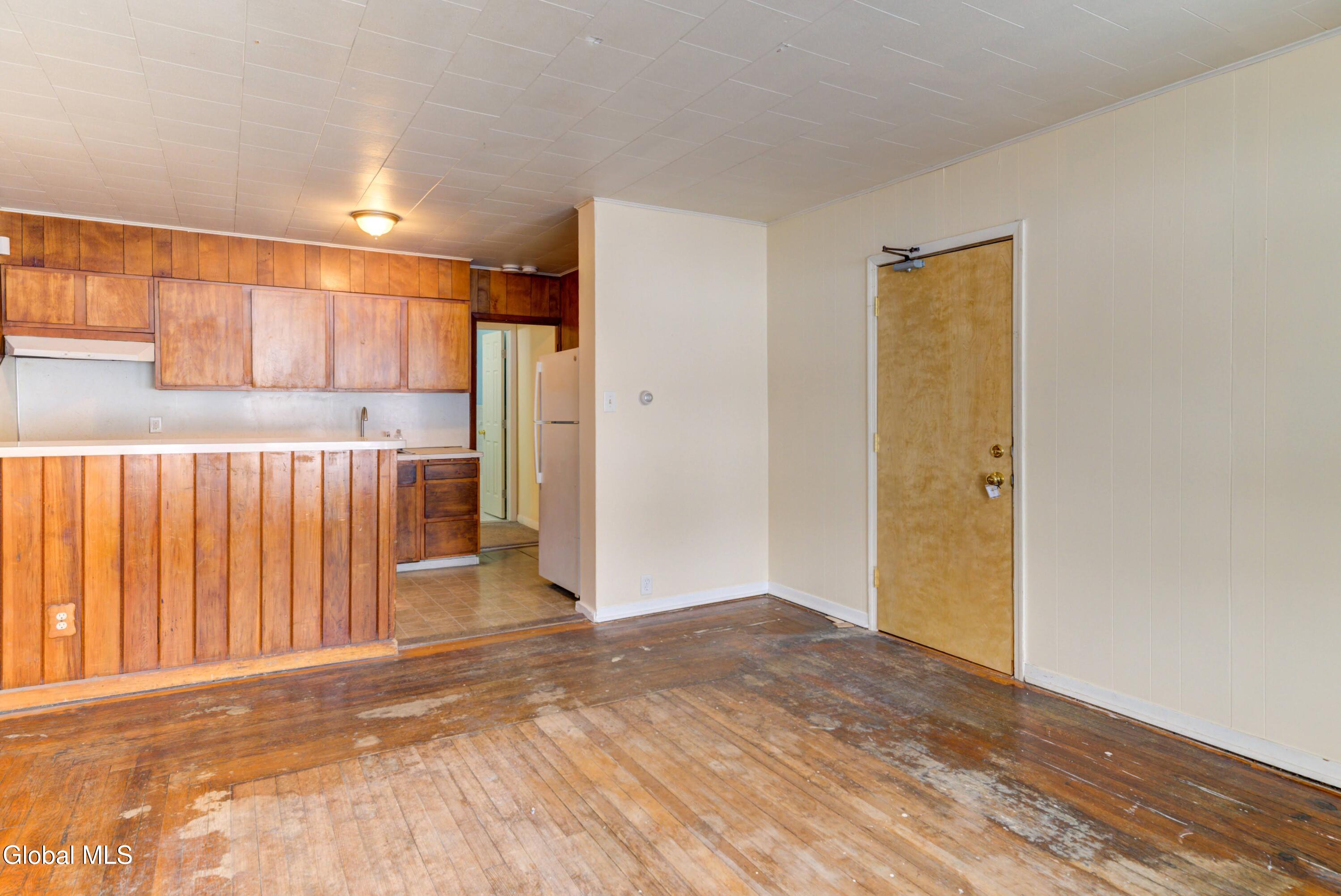 609 Mcclellan Street Schenectady NY 12304