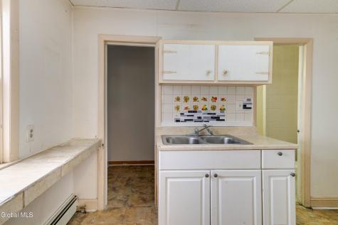 609 Mcclellan Street Schenectady NY 12304