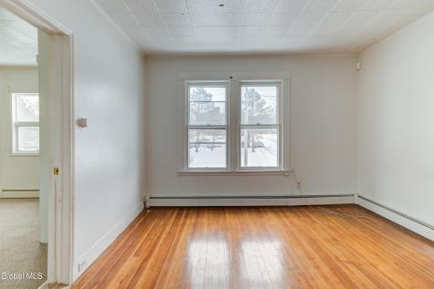 609 Mcclellan Street Schenectady NY 12304