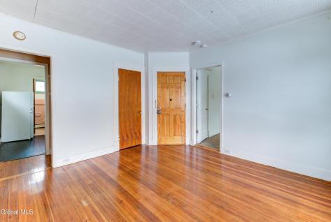 609 Mcclellan Street Schenectady NY 12304