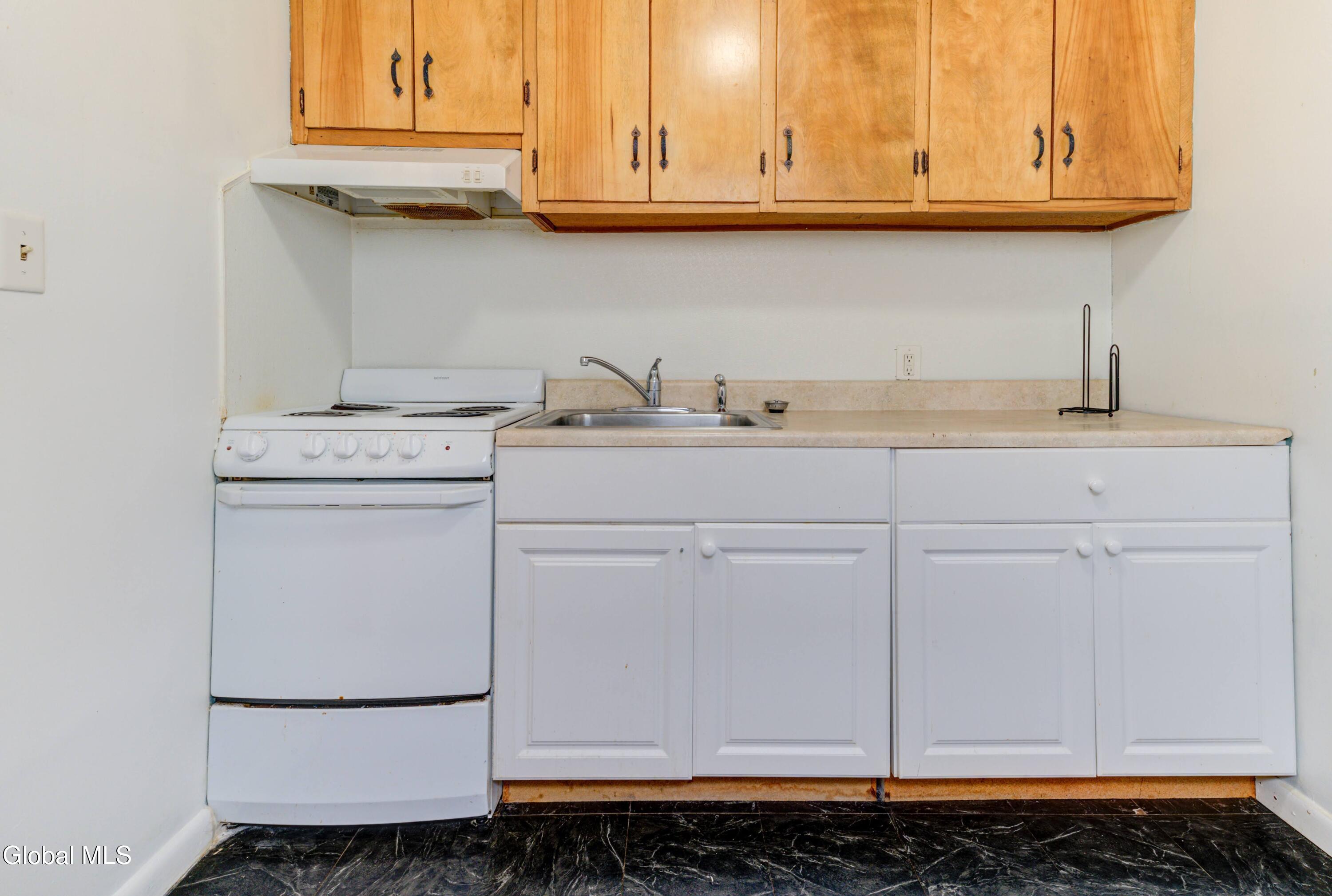 609 Mcclellan Street Schenectady NY 12304