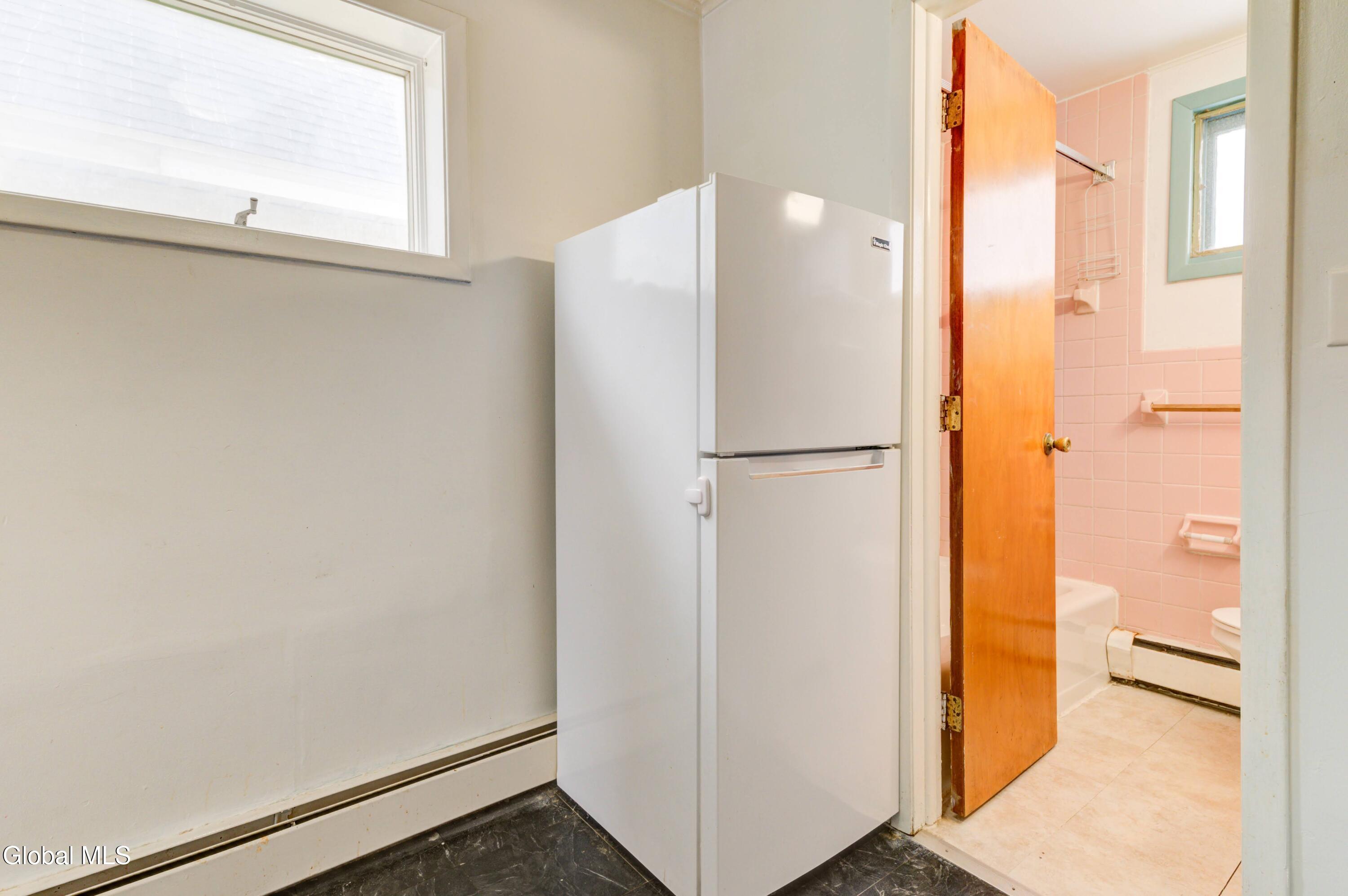 609 Mcclellan Street Schenectady NY 12304