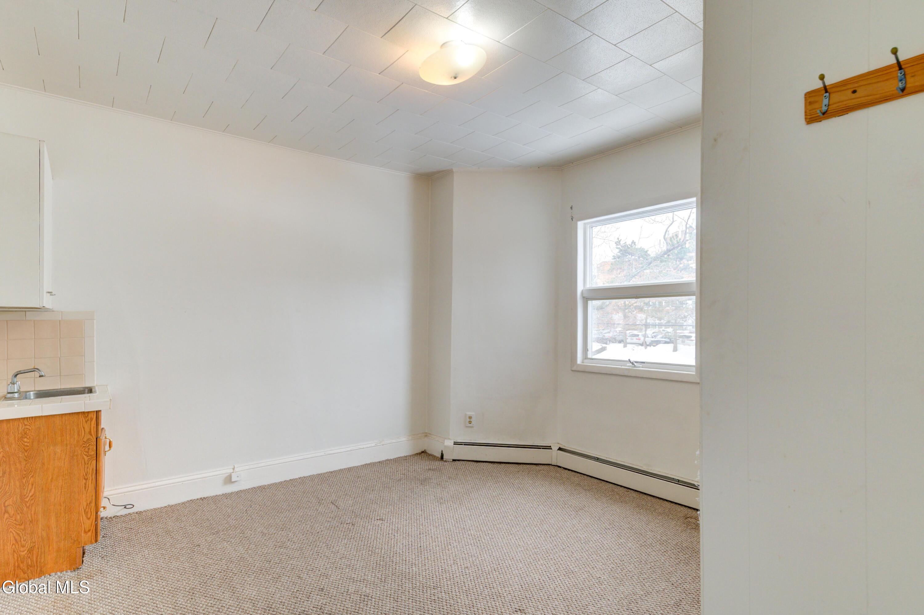 609 Mcclellan Street Schenectady NY 12304