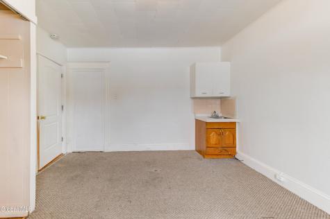 609 Mcclellan Street Schenectady NY 12304
