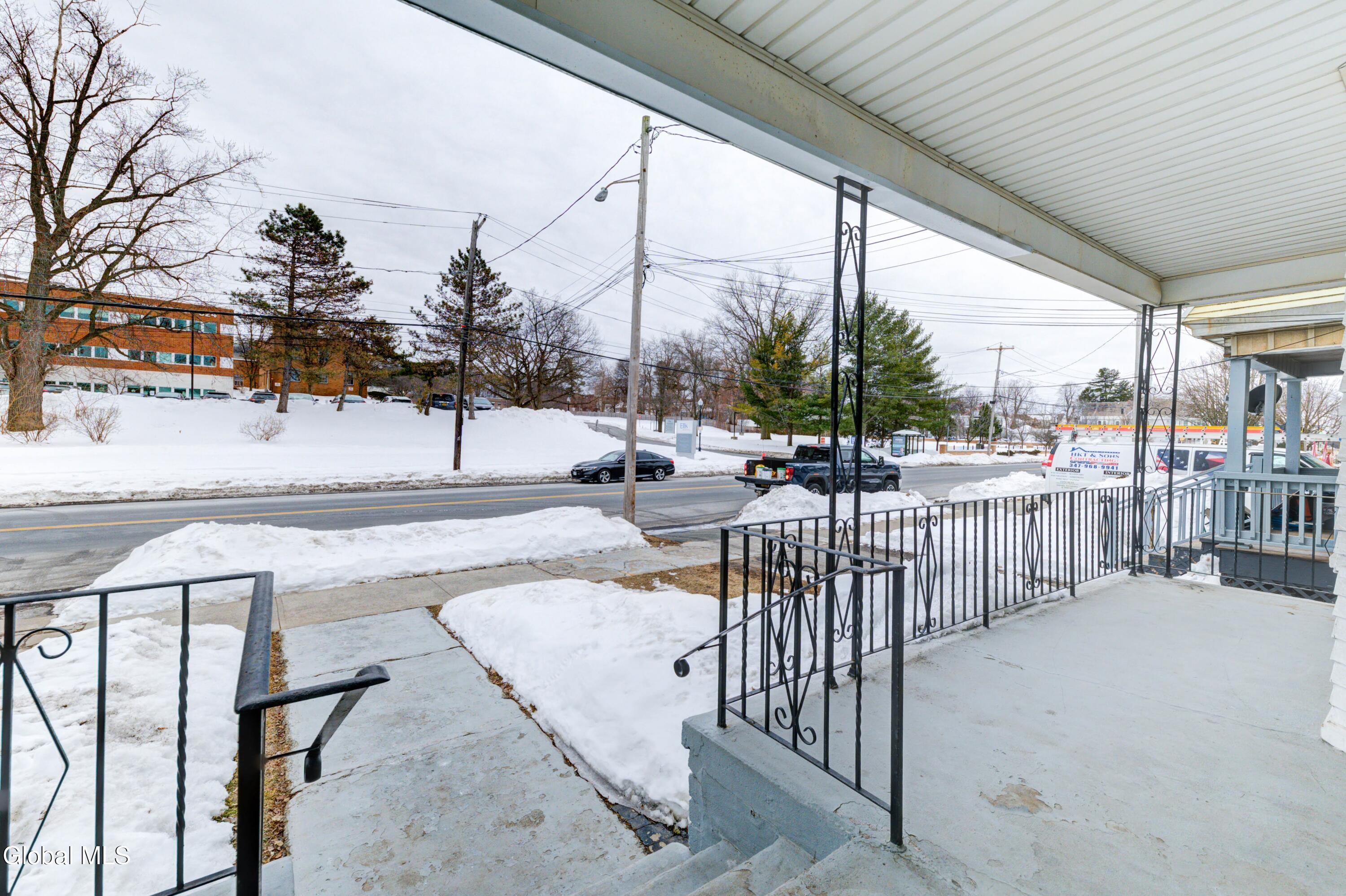609 Mcclellan Street Schenectady NY 12304
