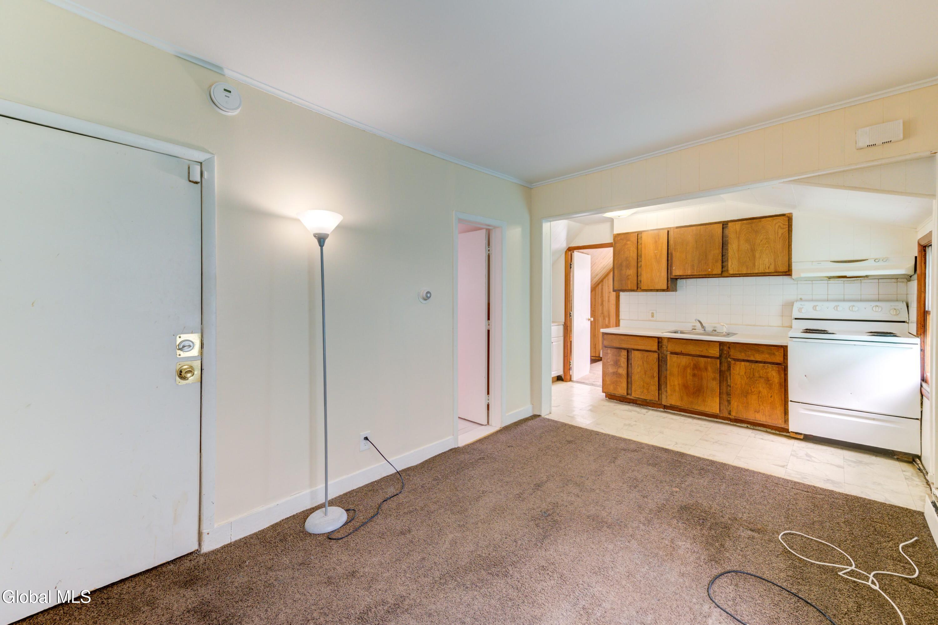 609 Mcclellan Street Schenectady NY 12304