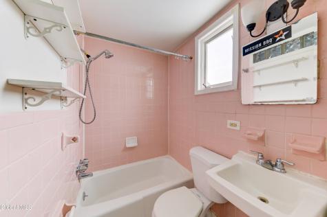 609 Mcclellan Street Schenectady NY 12304