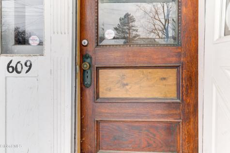 609 Mcclellan Street Schenectady NY 12304
