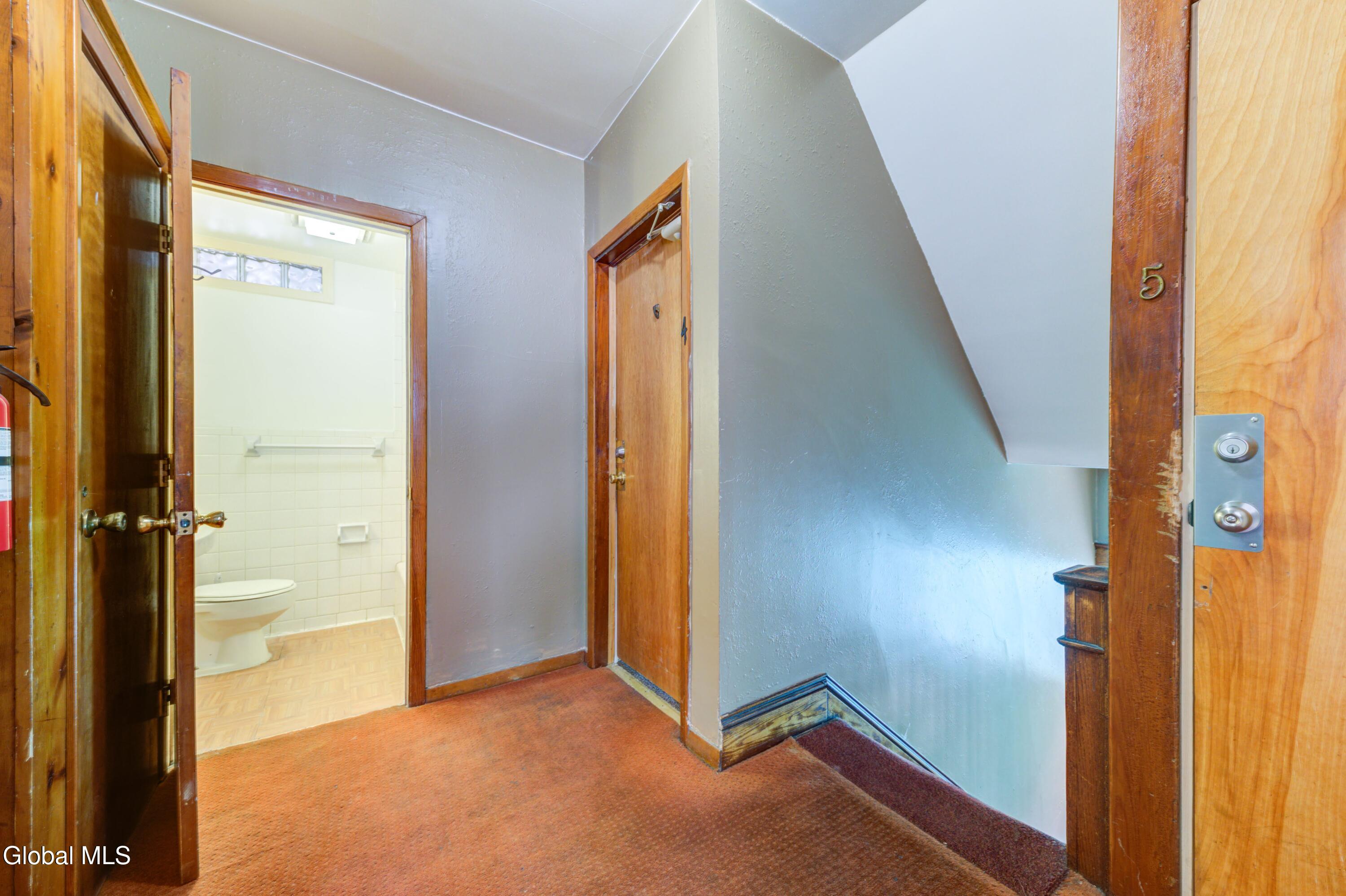 609 Mcclellan Street Schenectady NY 12304