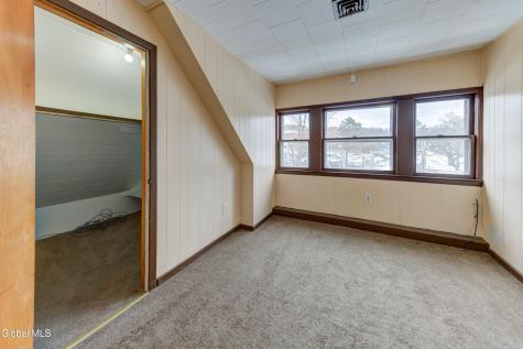 609 Mcclellan Street Schenectady NY 12304