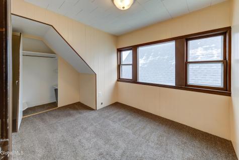 609 Mcclellan Street Schenectady NY 12304