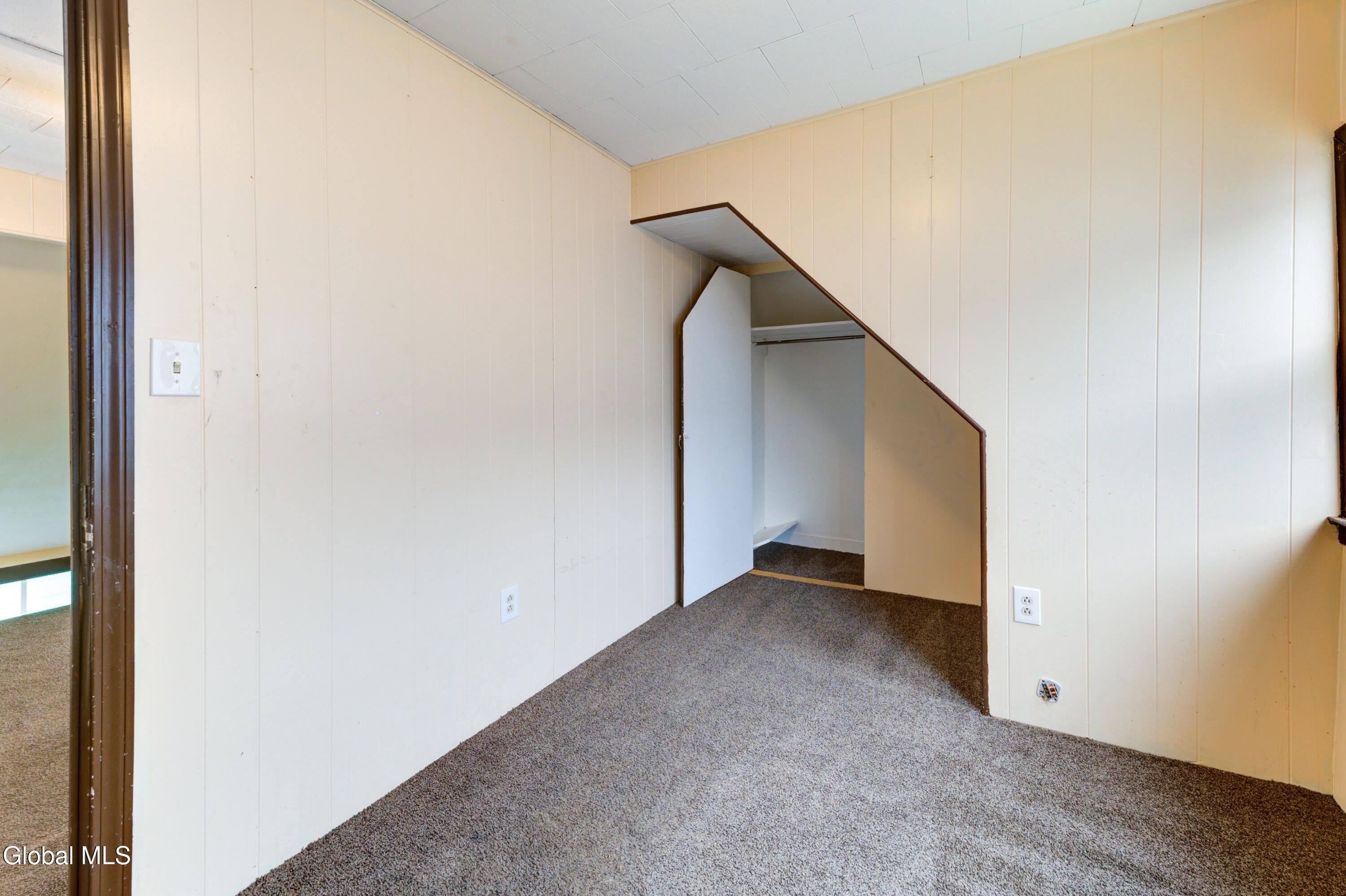 609 Mcclellan Street Schenectady NY 12304