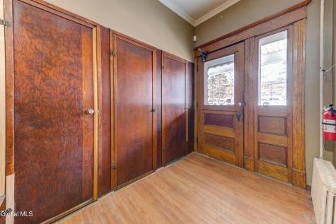 609 Mcclellan Street Schenectady NY 12304