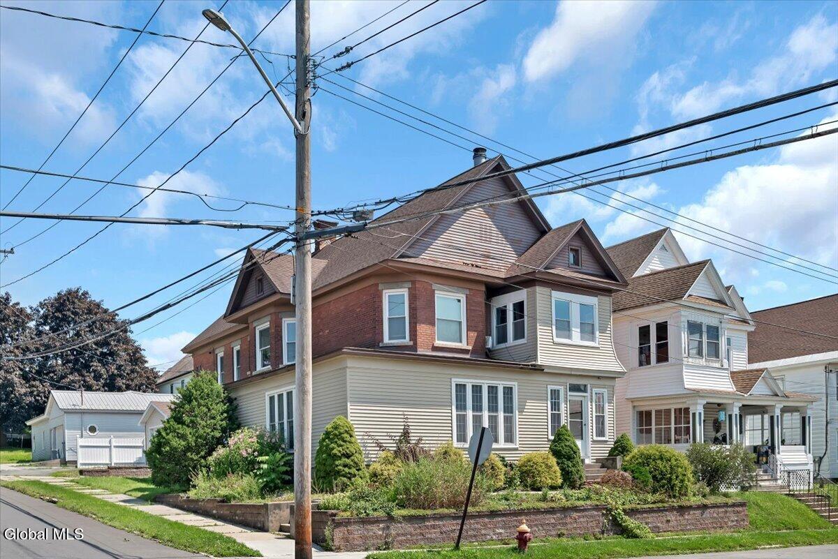 29 Mcclellan Avenue Amsterdam NY 12010