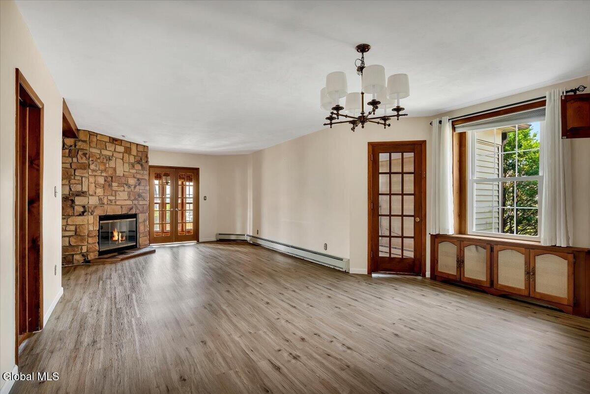 29 Mcclellan Avenue Amsterdam NY 12010