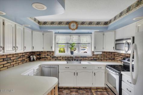 29 Mcclellan Avenue Amsterdam NY 12010