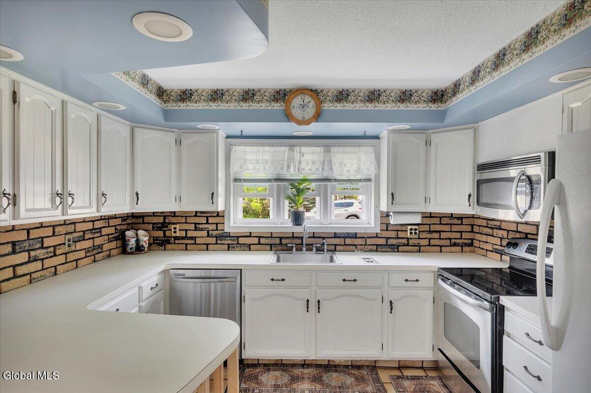 29 Mcclellan Avenue Amsterdam NY 12010