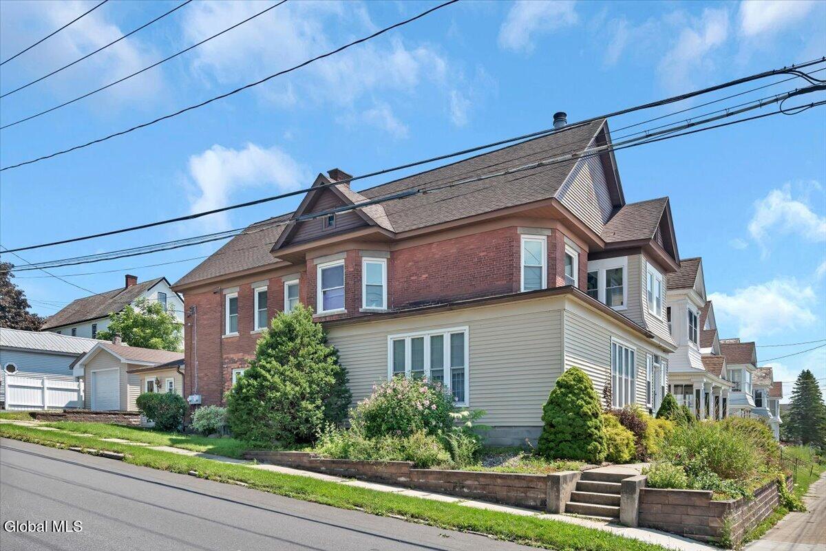 29 Mcclellan Avenue Amsterdam NY 12010