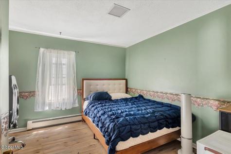 29 Mcclellan Avenue Amsterdam NY 12010