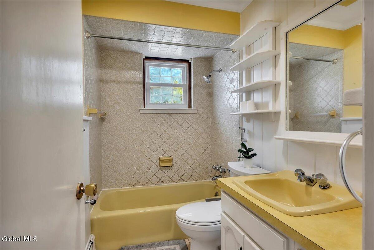 29 Mcclellan Avenue Amsterdam NY 12010