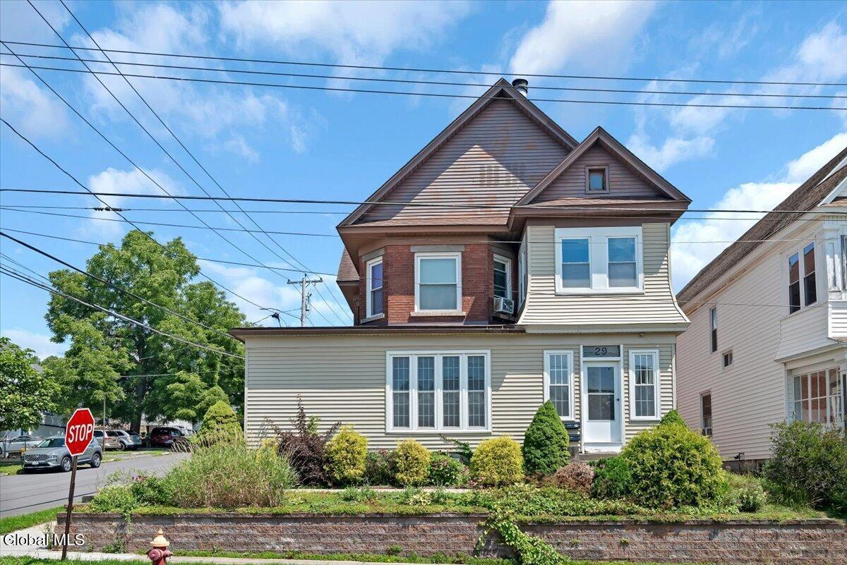 29 Mcclellan Avenue Amsterdam NY 12010