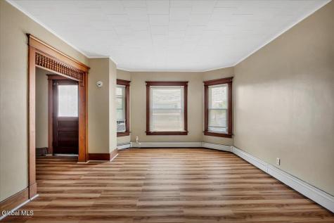 29 Mcclellan Avenue Amsterdam NY 12010