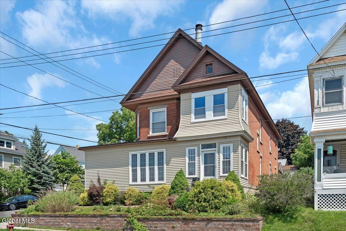 29 Mcclellan Avenue Amsterdam NY 12010