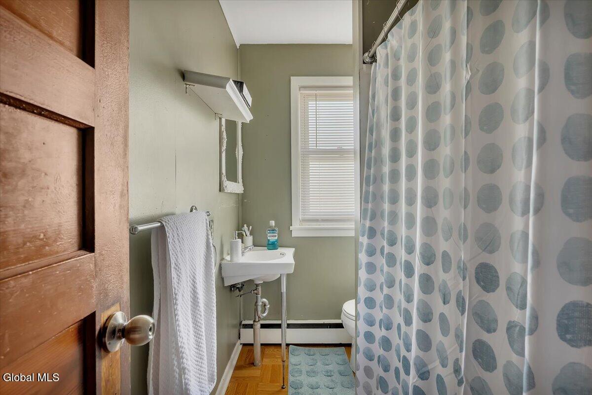 29 Mcclellan Avenue Amsterdam NY 12010