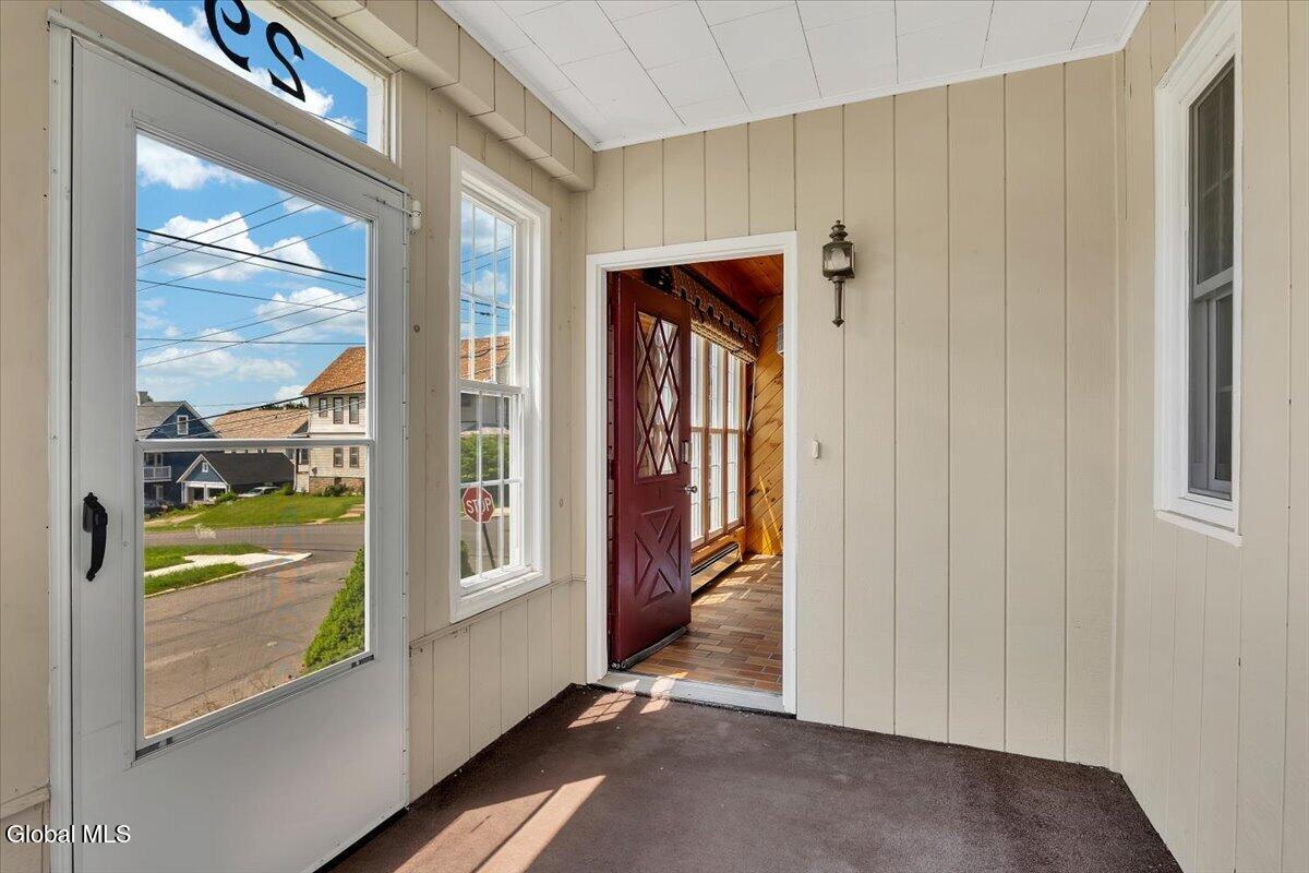 29 Mcclellan Avenue Amsterdam NY 12010