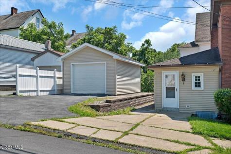 29 Mcclellan Avenue Amsterdam NY 12010
