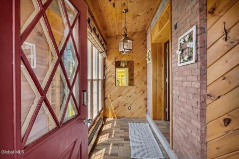 29 Mcclellan Avenue Amsterdam NY 12010