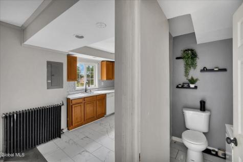 715 2nd Avenue Troy NY 12182
