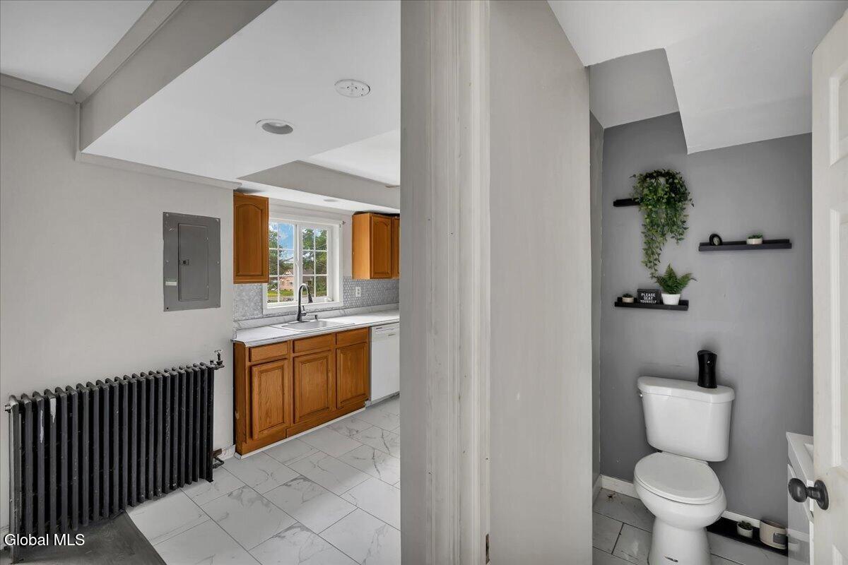 715 2nd Avenue Troy NY 12182
