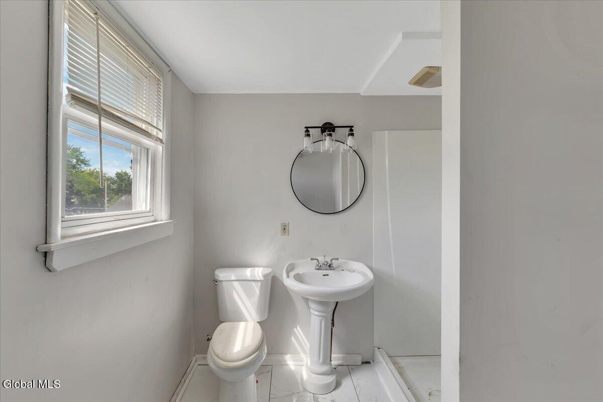 715 2nd Avenue Troy NY 12182