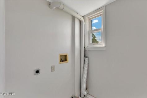 715 2nd Avenue Troy NY 12182
