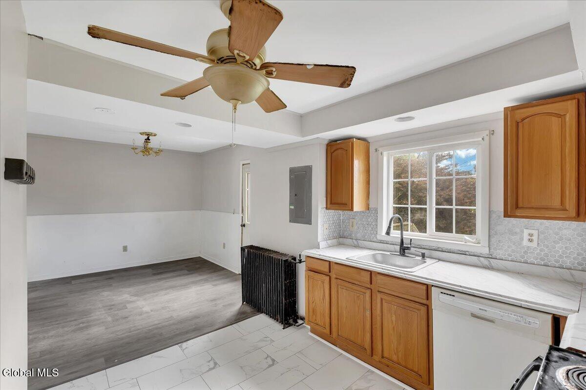 715 2nd Avenue Troy NY 12182
